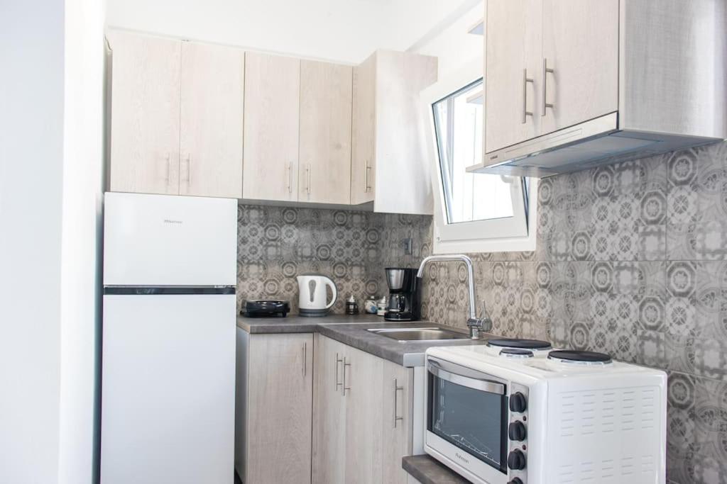Spacious Flat For Friends & Couples With Balcony Appartement Iraklion