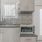 Spacious Flat For Friends & Couples With Balcony