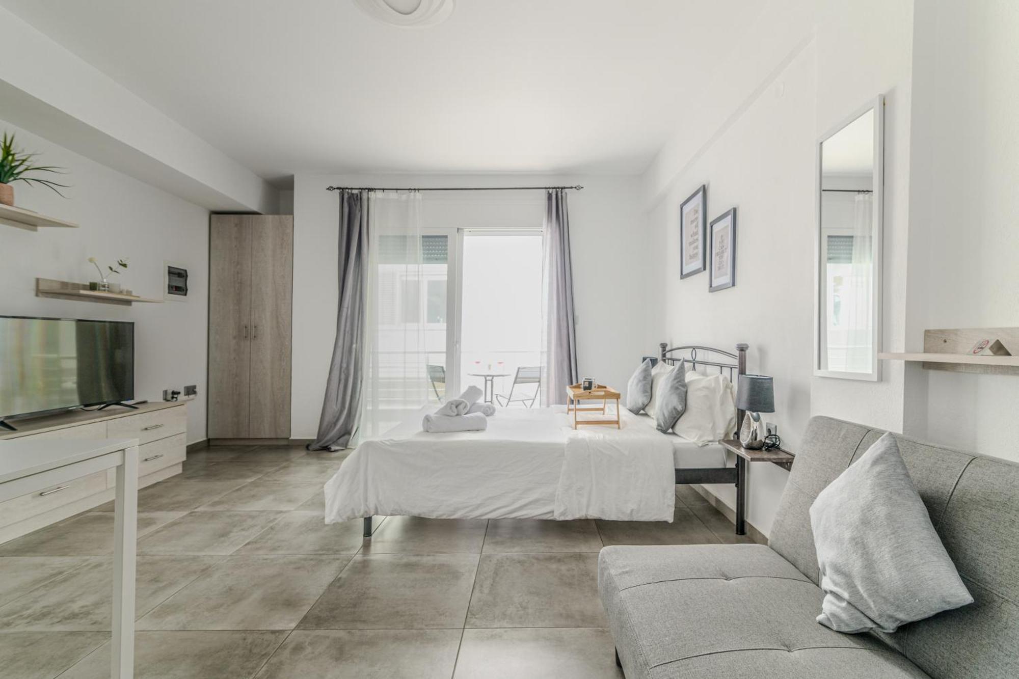 Spacious Flat For Friends & Couples With Balcony Appartement Héraklion
