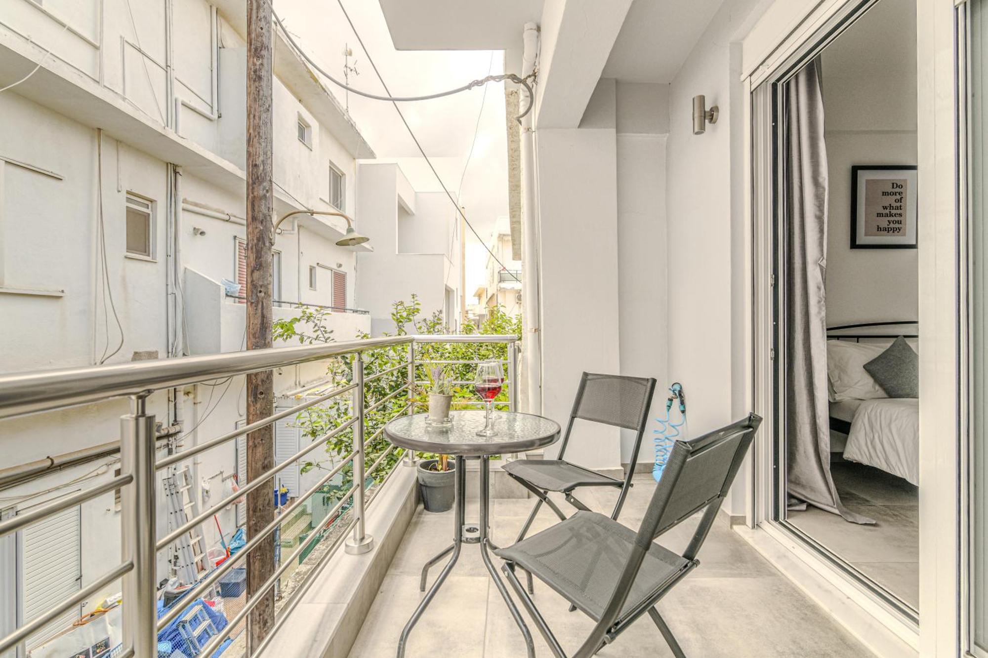 Appartement Spacious Flat For Friends & Couples With Balcony