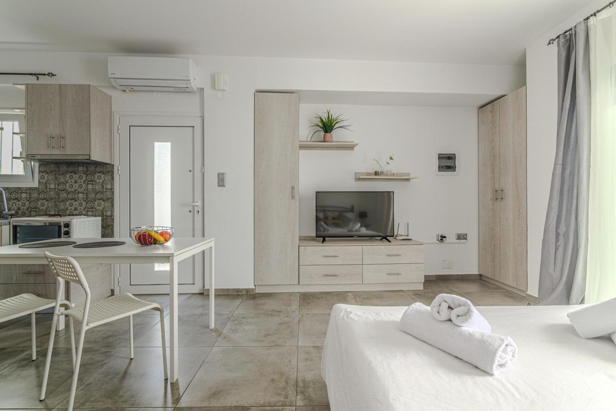 Spacious Flat For Friends & Couples With Balcony Appartement Héraklion